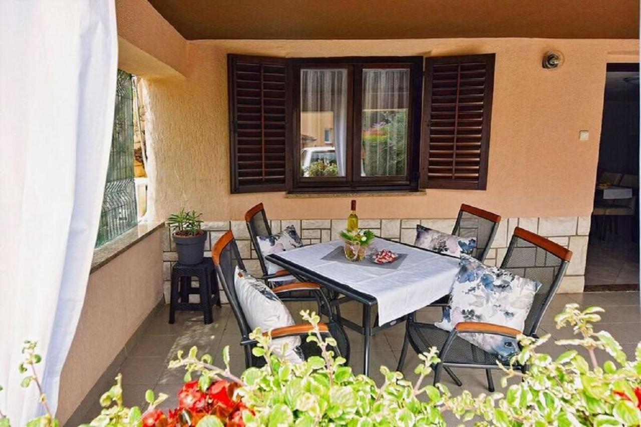 Apartmani Sole Pjescana Uvala Dış mekan fotoğraf